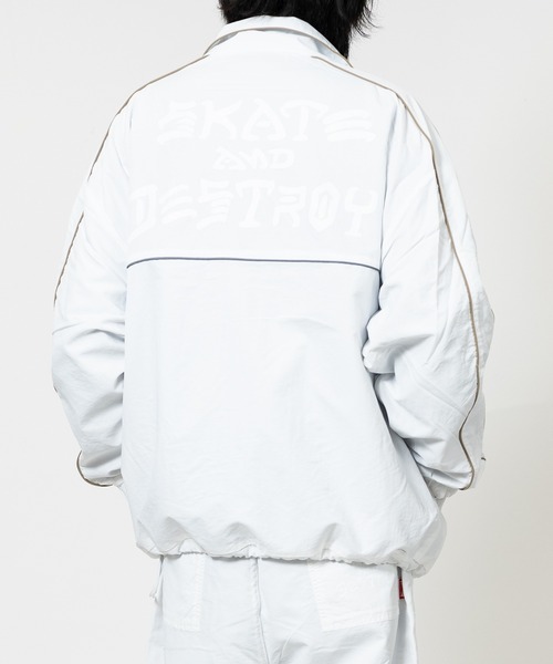THRASHER(スラッシャー)の「【3】〔THRASHER/スラッシャー〕リフレクターパイピング ナイロンダブルジップジャケット 裾ドローコード(ナイロンジャケット・メンズ・チャコールグレー/ホワイト×ブラック/ブラック×グレー/パープル/ブラック×ホワイト/ホワイト×ブラウン/ブラック×ブルー・MEDIUM/LARGE/X-LARGE)」の20枚目の写真