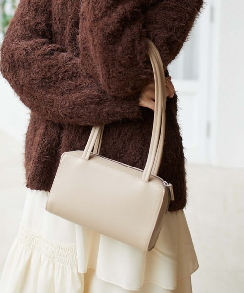 archives（アルシーヴ）の「スクエアショルダーバッグ（ショルダーバッグ・レディース・レッド/ベージュ/ブラック・FREE）」の2枚目の写真