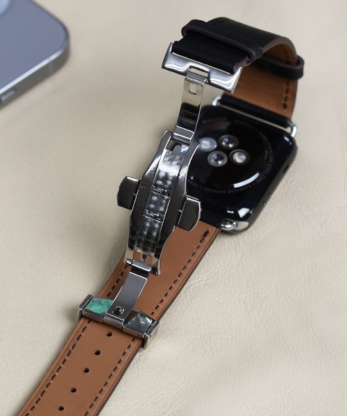 Fun & Daily(ファンアンドデイリー)の「F&D : フェイクレザー Apple Watch Band(デジタル腕時計・メンズ・ブラウン/ブラック/ネイビー・44mm/40mm)」の8枚目の写真