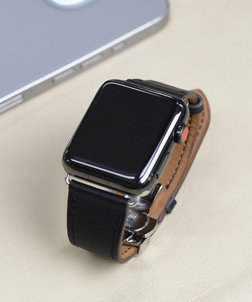 Fun & Daily(ファンアンドデイリー)の「F&D : フェイクレザー Apple Watch Band(デジタル腕時計・メンズ・ブラウン/ブラック/ネイビー・44mm/40mm)」の10枚目の写真