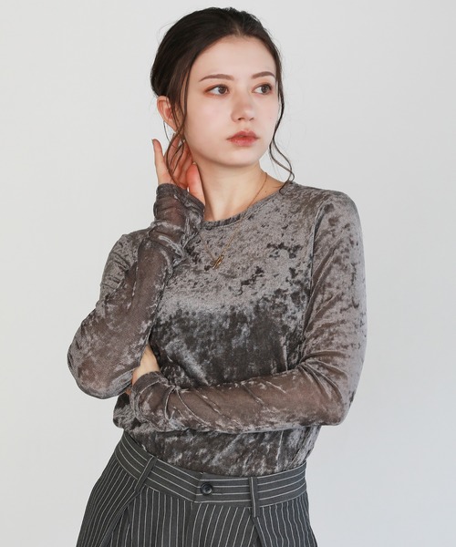 shetila(シェティラ)の「シアーベロアストレッチカットソー(Tシャツ/カットソー・レディース・グレー/オリーブ/キナリ/ライトグレー/ブラック/アイボリー・M/FREE)」の4枚目の写真
