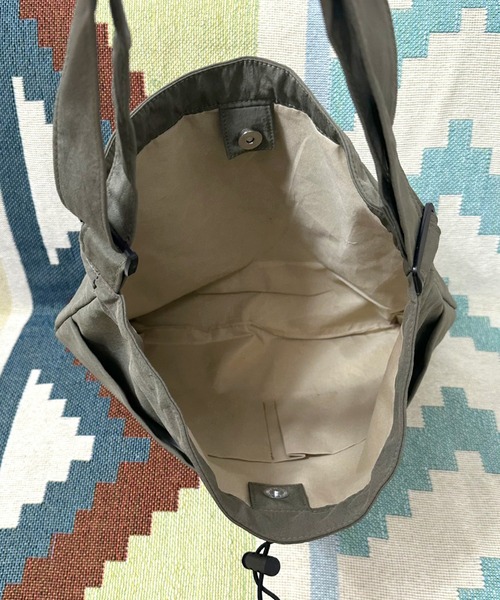 CRB(シーアールビー)の「多ポケットドロストショルダーバッグ(ショルダーバッグ・レディース・オレンジ/ピンク/カーキ/ライトベージュ/ブラック/サックスブルー・F)」の17枚目の写真