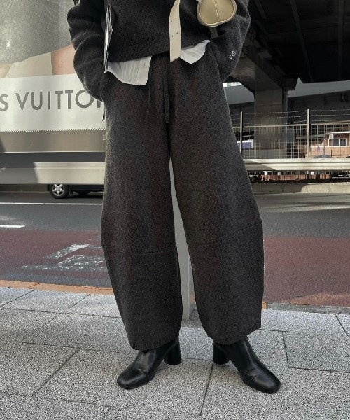 WILLFULLY（ウィルフリー）の「constructive curve knit PT（その他パンツ・レディース・ブラック/グレー/ナチュラル・FREE）」の2枚目の写真