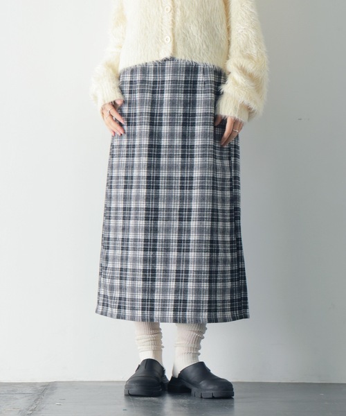 PURE BRIGHT（ピュアブライト）の「ラメチェックツイードナロースカート（スカート・レディース・レッド/ブラック・FREE）」の2枚目の写真