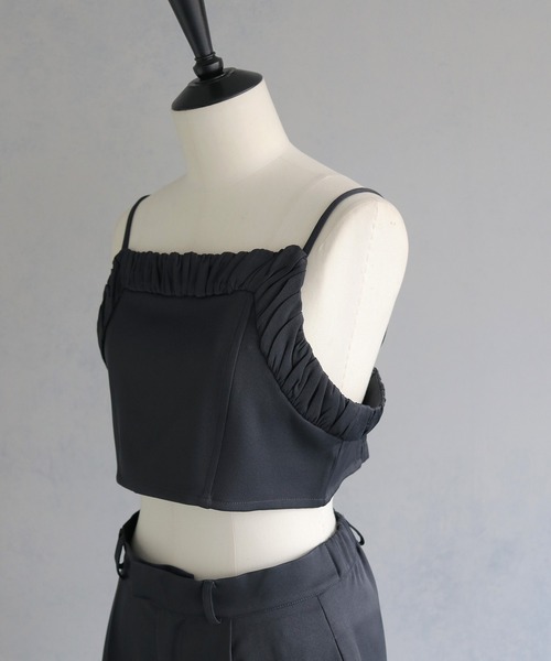 cheriella（シェリエラ）の「【cheriella】セットアップ ビスチェ付きスラックスワイドパンツ SETUP WITH BUSTIER SLACKS WIDE PANTS（セットアップ・レディース・ブラック/グレイッシュベージュ/チャコールグレー・M）」の7枚目の写真