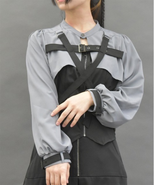 axes femme POETIQUE(アクシーズファムポエティック)の「ベルトデザインアーミーブラウス(シャツ/ブラウス・レディース・グレー/ブラック/カーキ・MEDIUM)」の3枚目の写真