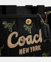 COACH カーゴ トート バッグ 26・レキシー プリント COACH｜【公式】日本限定 カーゴ トート バッグ 26・レキシー