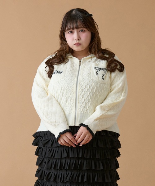 Louiosy（ルオシー）の「【大きいサイズ】ワンポイント刺繍入りポケット付きニットパーカー（カーディガン/ボレロ・レディース・ブラック/オフホワイト・4L/3L/X-LARGE）」の9枚目の写真