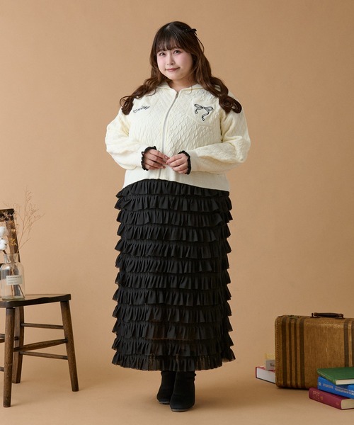 Louiosy（ルオシー）の「【大きいサイズ】ワンポイント刺繍入りポケット付きニットパーカー（カーディガン/ボレロ・レディース・ブラック/オフホワイト・4L/3L/X-LARGE）」の3枚目の写真