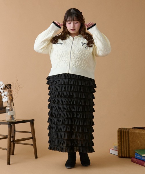 Louiosy（ルオシー）の「【大きいサイズ】ワンポイント刺繍入りポケット付きニットパーカー（カーディガン/ボレロ・レディース・ブラック/オフホワイト・4L/3L/X-LARGE）」の12枚目の写真