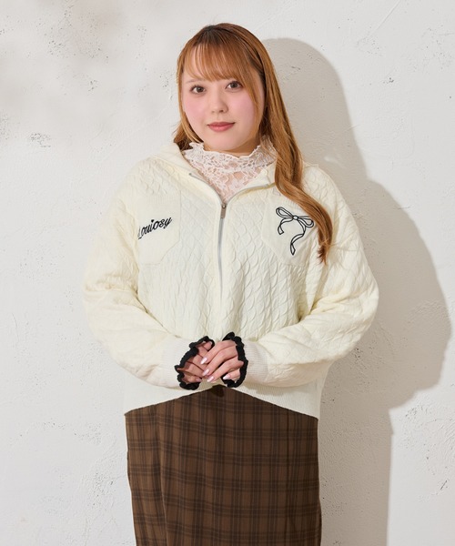 セール】【大きいサイズ】ワンポイント刺繍入りポケット付きニット