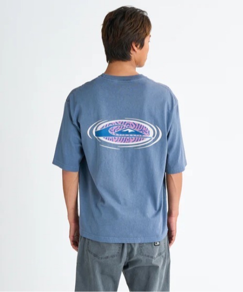 Quiksilver(クイックシルバー)の「FROG RITUAL ST /クイックシルバーバックプリントTシャツ(Tシャツ/カットソー・メンズ・インディゴブルー/ホワイト/ブラック/ブラック系その他・X-LARGE/LARGE/MEDIUM/SMALL)」の4枚目の写真