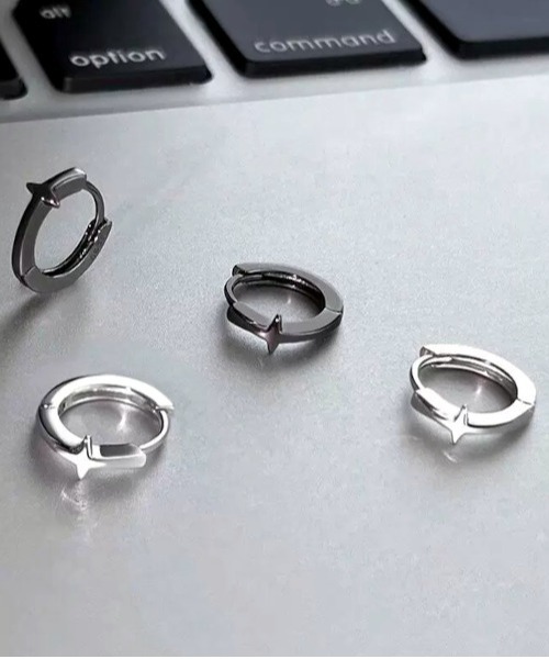 MASHIRO(マシロ)の「【MASHIRO】スターダストミニリングペアピアス/クロスリング星型Y2K(MA/EK241)(ピアス(両耳用)・レディース・シルバー/ブラック・FREE)」の8枚目の写真