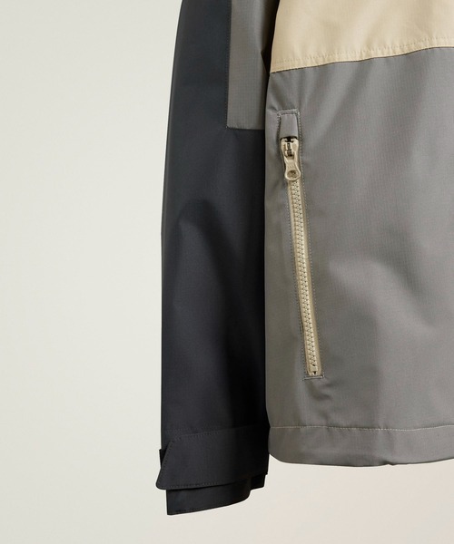 adidas by Stella McCartney(アディダスバイステラマッカートニー)の「adidas by Stella McCartney TrueNature バックパック ジャケット / アディダス adidas(マウンテンパーカー・レディース・グレー×ホワイト・XX-LARGE/LARGE/MEDIUM/SMALL/X-LARGE)」の13枚目の写真