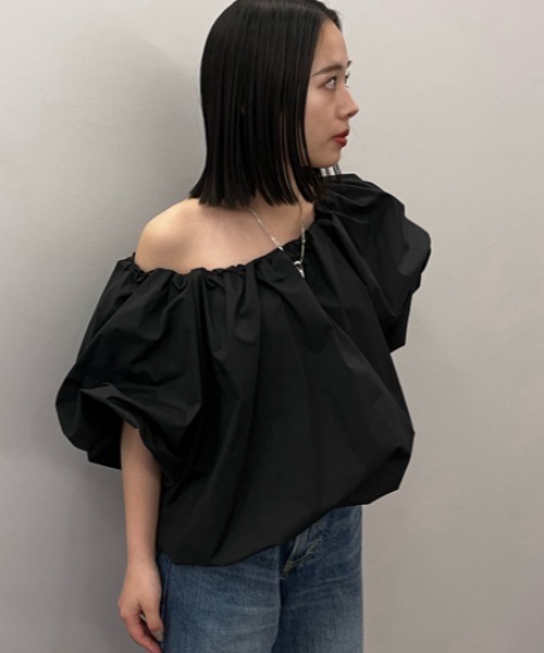 styling/（スタイリング）の「オフショルダーパフブラウス（シャツ