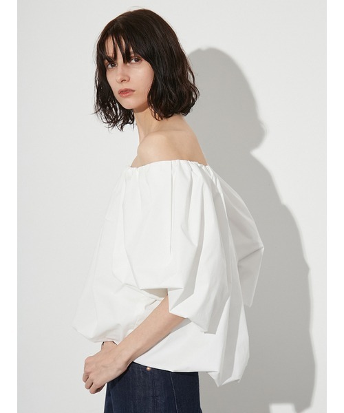 styling/（スタイリング）の「オフショルダーパフブラウス