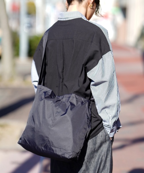 BURLAP OUTFITTER（バーラップアウトフィッター）の「BURLAP OUTFITTER バーラップアウトフィッター PACKABLE CARRY 210（ショルダーバッグ・メンズ・ブラック/ライム/グレー・FREE）」の16枚目の写真