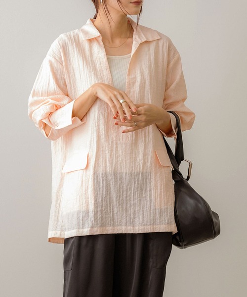 NOAHL(ノアル)の「【NOAHL】襟付きVネックシアーブラウス(シャツ/ブラウス・レディース・アイボリー/ピンク/ブラック・FREE)」の1枚目の写真