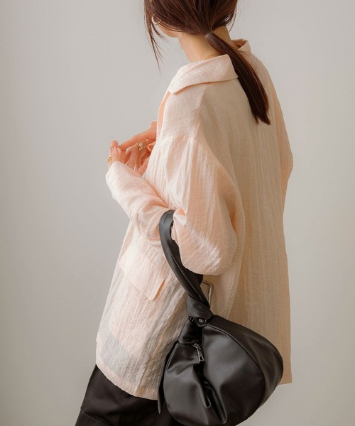 NOAHL(ノアル)の「【NOAHL】襟付きVネックシアーブラウス(シャツ/ブラウス・レディース・アイボリー/ピンク/ブラック・FREE)」の5枚目の写真