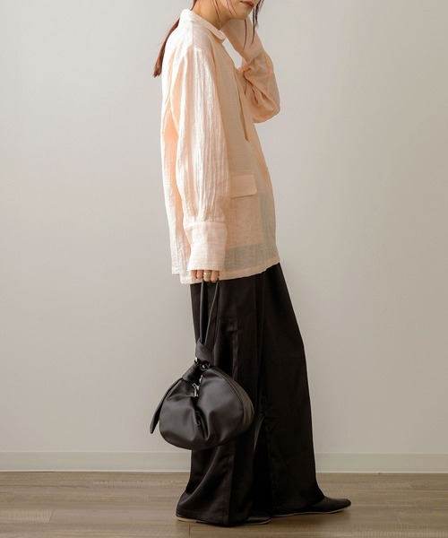 NOAHL(ノアル)の「【NOAHL】襟付きVネックシアーブラウス(シャツ/ブラウス・レディース・アイボリー/ピンク/ブラック・FREE)」の7枚目の写真