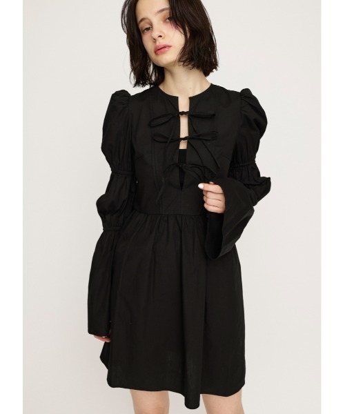 SLY(スライ)の「FRONT RIBBON PUFF SLEEVE OP フロント リボン パフスリーブ ワンピース(ワンピース・レディース・ブルー/ブラック・FREE)」の2枚目の写真