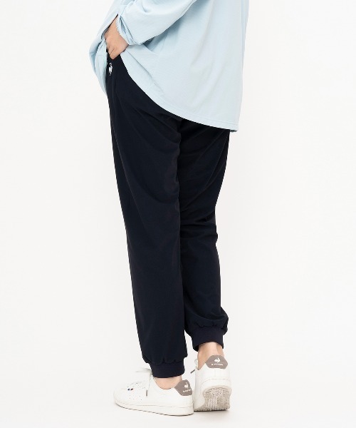 le coq sportif(ルコックスポルティフ)の「接触冷感ジョガーパンツ(その他パンツ・レディース・ブラック/ネイビー・S/M/L/XL)」の17枚目の写真