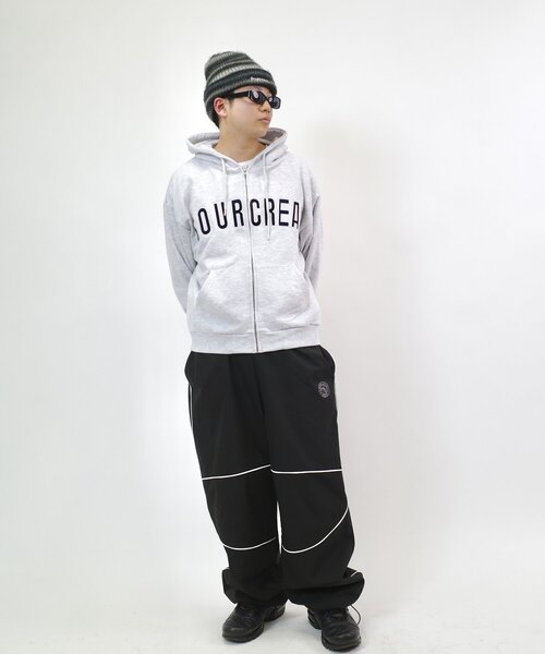 WHO'S WHO gallery（フーズフーギャラリー）の「【Sourcream/サワークリーム】カレッジロゴ刺繍ジップパーカー（パーカー・レディース・ブラック/グレー/ライトグレー/インディゴブルー・FREE）」の13枚目の写真