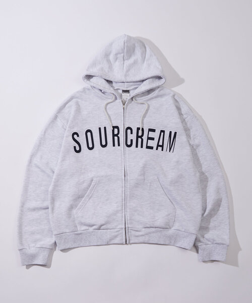 WHO'S WHO gallery（フーズフーギャラリー）の「【Sourcream/サワークリーム】カレッジロゴ刺繍ジップパーカー（パーカー・レディース・ブラック/グレー/ライトグレー/インディゴブルー・FREE）」の18枚目の写真