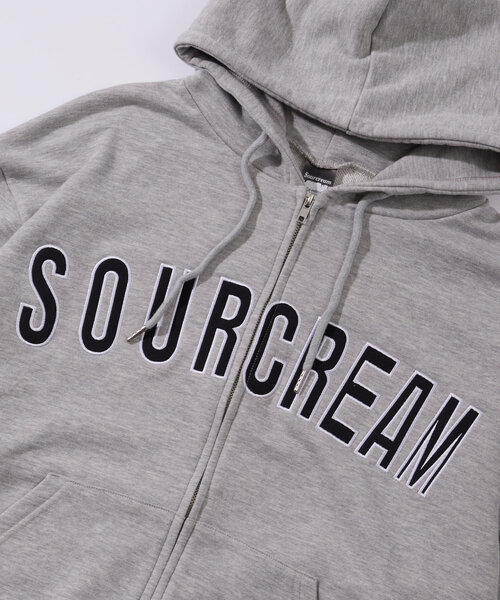WHO'S WHO gallery（フーズフーギャラリー）の「【Sourcream/サワークリーム】カレッジロゴ刺繍ジップパーカー（パーカー・レディース・ブラック/グレー/ライトグレー/インディゴブルー・FREE）」の21枚目の写真