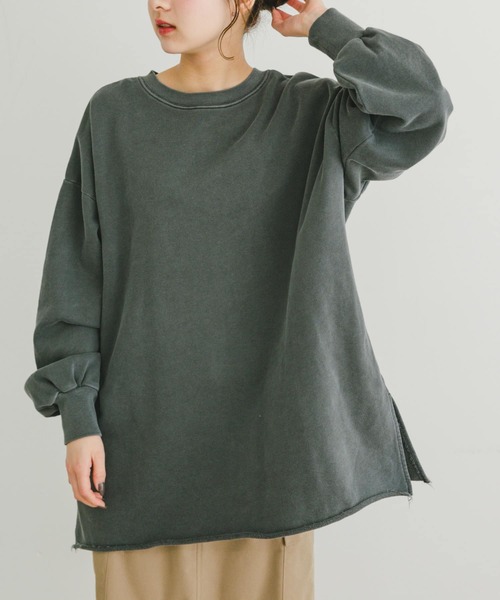 ITEMS URBANRESEARCH(アイテムズ アーバンリサーチ)の「ピグメント裏毛オーバースウェット(スウェット・レディース・ブラック/ブラウン/ブルー・FREE)」の2枚目の写真