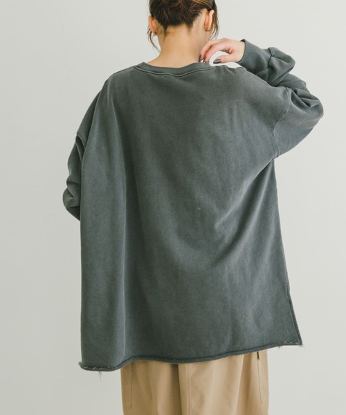 ITEMS URBANRESEARCH(アイテムズ アーバンリサーチ)の「ピグメント裏毛オーバースウェット(スウェット・レディース・ブラック/ブラウン/ブルー・FREE)」の5枚目の写真