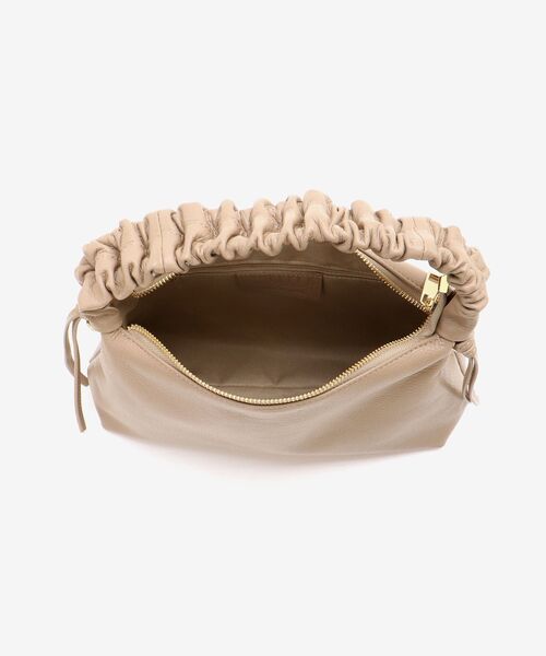 le.coeur blanc（ルクールブラン）の「《一部店舗/WEB限定》MILLELA FIRENZEギャザーハンドルバッグ（ショルダーバッグ・レディース・ブラック/ベージュ・FREE）」の11枚目の写真