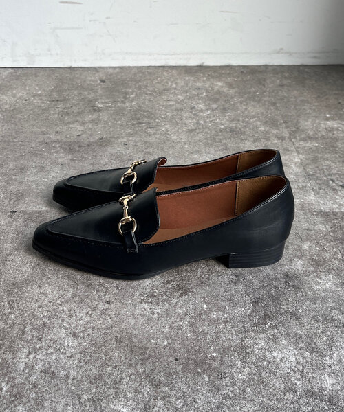 DouDou(ドゥドゥ)の「【WEB限定】ポインテッドビットローファー(ローファー・レディース・シルバー/ブラック・23cm/23.5cm/24cm/24.5cm)」の5枚目の写真