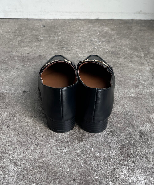 DouDou(ドゥドゥ)の「【WEB限定】ポインテッドビットローファー(ローファー・レディース・シルバー/ブラック・23cm/23.5cm/24cm/24.5cm)」の6枚目の写真