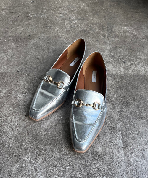 DouDou(ドゥドゥ)の「【WEB限定】ポインテッドビットローファー(ローファー・レディース・シルバー/ブラック・23cm/23.5cm/24cm/24.5cm)」の10枚目の写真