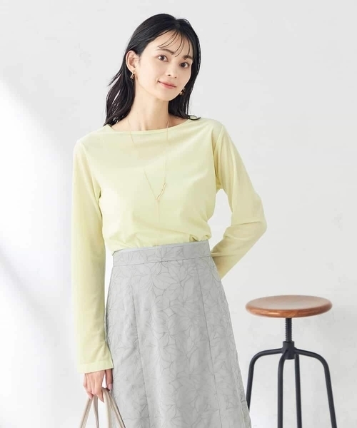 a.v.v(アーヴェヴェ)の「シアーベロアトップス(Tシャツ/カットソー・レディース・クリーム/アイボリー・36/38/40)」の2枚目の写真