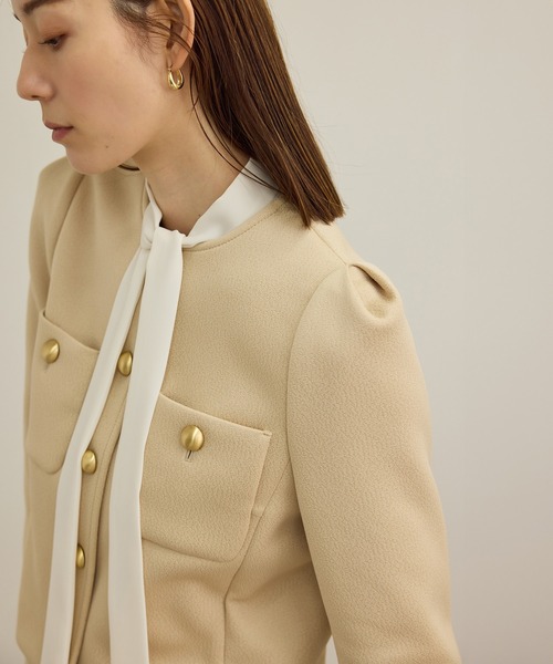 ROPE'(ロペ)の「金ボタンニットジャケット(ノーカラージャケット・レディース・ベージュ/ネイビー・38/36)」の21枚目の写真