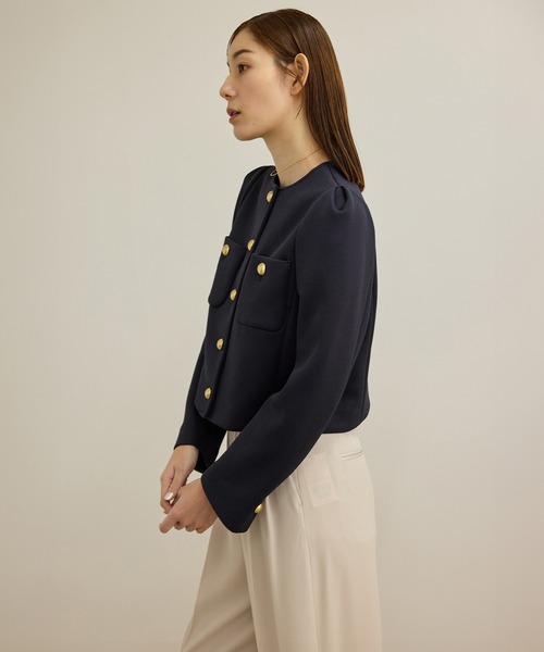 ROPE'(ロペ)の「金ボタンニットジャケット(ノーカラージャケット・レディース・ベージュ/ネイビー・38/36)」の17枚目の写真