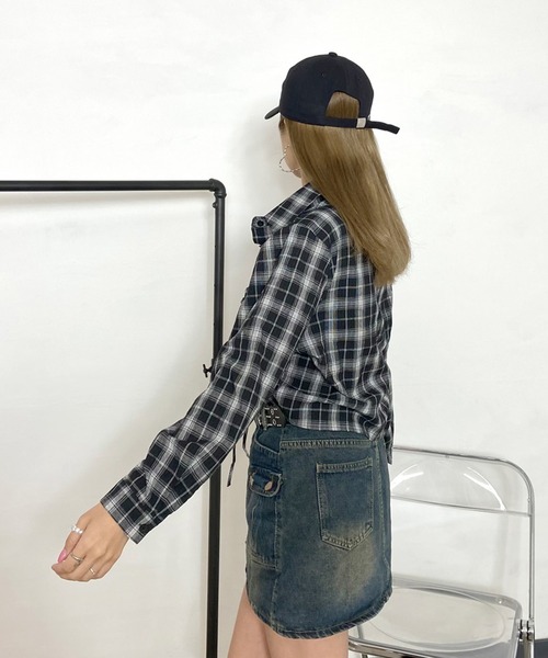 non-hedge(ノンヘッジ)の「ドロストショート丈チェックシャツ(シャツ/ブラウス・レディース・オフホワイト/ブラック/カーキ/ブルー/チャコール・FREE)」の17枚目の写真