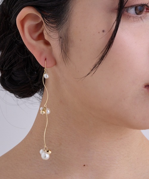 CALIN STANDARD(カリンスタンダード)の「◆◆金属アレルギー対応◆◆〈ecru〉スウィングパールピアス(ピアス(両耳用)・レディース・ゴールド・FREE)」の8枚目の写真
