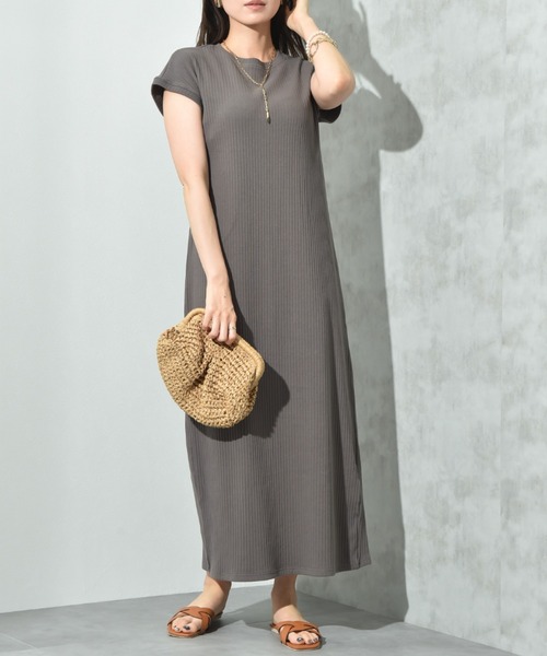 INTERPLANET(インタープラネット)の「【CLOCHE】カップ付リブカットソーワンピース(ワンピース・レディース・オートミール/ブラック/チャコールグレー・FREE)」の3枚目の写真