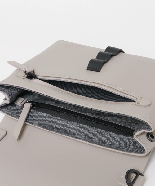 SENSE OF PLACE by URBAN RESEARCH（センスオブプレイスバイアーバンリサーチ）の「GASTON LUGA　Splash Crossbody Bag（ボディバッグ/ウエストポーチ・メンズ・グレー系その他・ONE）」の5枚目の写真