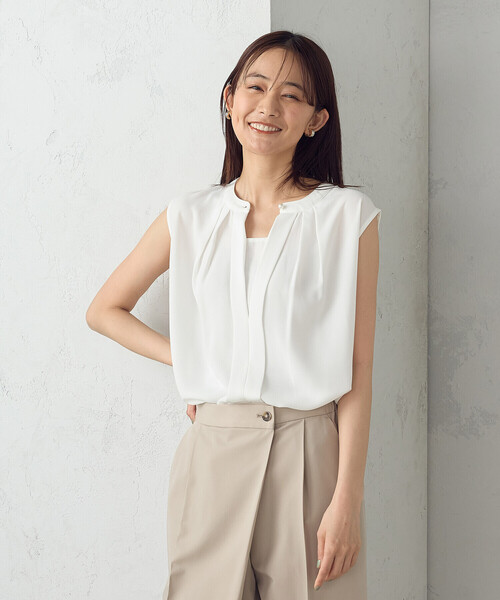 COMME CA ISM（コムサイズム）の「ノースリーブタックブラウス（シャツ/ブラウス・レディース・チャコール/ダークネイビー/ホワイト・LARGE/MEDIUM）」の7枚目の写真