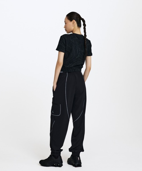 NIKE(ナイキ)の「ナイキ ショックス R4 ウィメンズシューズ / Nike Shox R4 Women's Shoes AR3565-004 Black(スニーカー・レディース・ブラック・26.5/25.5/25/24.5/24/23.5/23/26/27/27.5/28/22/22.5/28.5/29)」の5枚目の写真