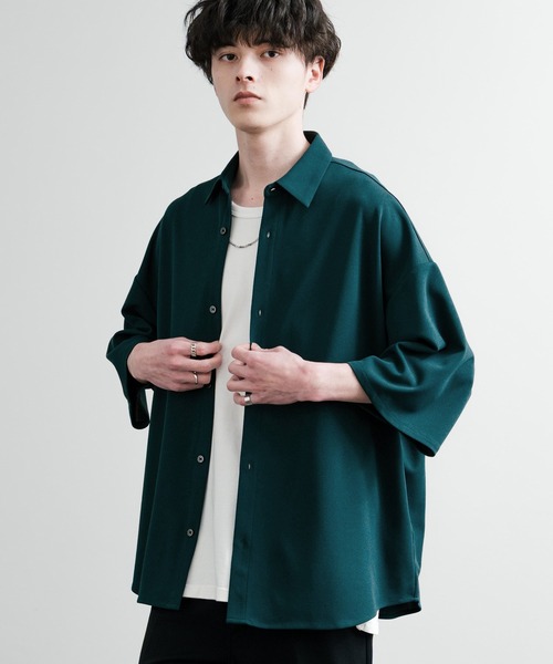 Rocky Monroe(ロッキーモンロー)の「UVカット 梨地オーバーサイズレギュラーカラーストレッチ半袖シャツ ビッグシャツ(シャツ/ブラウス・メンズ・ダークグレー/ベージュ/ブルーグレー/ブラック/ダークグリーン/オフホワイト・LL/L/M)」の6枚目の写真