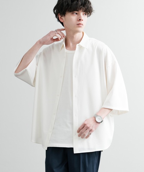 Rocky Monroe(ロッキーモンロー)の「UVカット 梨地オーバーサイズレギュラーカラーストレッチ半袖シャツ ビッグシャツ(シャツ/ブラウス・メンズ・ダークグレー/ベージュ/ブルーグレー/ブラック/ダークグリーン/オフホワイト・LL/L/M)」の7枚目の写真