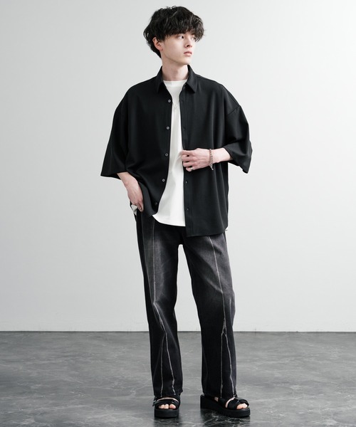 Rocky Monroe(ロッキーモンロー)の「UVカット 梨地オーバーサイズレギュラーカラーストレッチ半袖シャツ ビッグシャツ(シャツ/ブラウス・メンズ・ダークグレー/ベージュ/ブルーグレー/ブラック/ダークグリーン/オフホワイト・LL/L/M)」の13枚目の写真