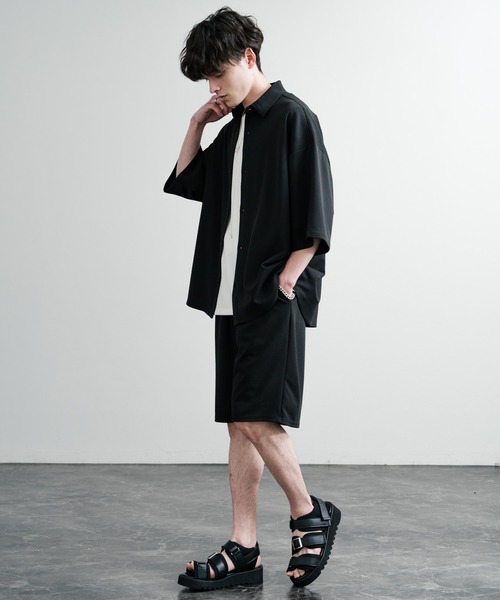 Rocky Monroe(ロッキーモンロー)の「UVカット 梨地オーバーサイズレギュラーカラーストレッチ半袖シャツ ビッグシャツ(シャツ/ブラウス・メンズ・ダークグレー/ベージュ/ブルーグレー/ブラック/ダークグリーン/オフホワイト・LL/L/M)」の14枚目の写真