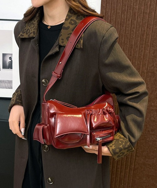 VIBGYOR(ヴィブジョー)の「PU ポケットデザインショルダーバッグ(CZ)(ショルダーバッグ・レディース・ブラック/ブラウン/レッド・FREE)」の20枚目の写真