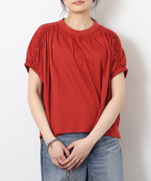 EGLANTINE（エグランティーヌ）の「EGLANTINE スモッキング立体刺繍カットソー（Tシャツ/カットソー・レディース・ブラック/グレー/オフホワイト/レッド/ライム・40）」の5枚目の写真